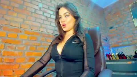 Snapshot of mistress_milana_ chatting on 16, 11, 2025 mistress_milana_ online show from 16, 11, 2025