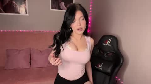 Snapshot of mistress_of_hearts chatting on 22, 9, 2025 Mia online show from 22, 9, 2025