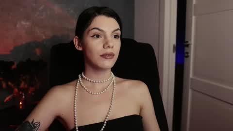Snapshot of mistress_rochelle chatting on 4, 3, 2025 Miss Rochelle online show from 4, 3, 2025