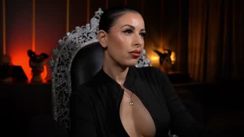 Snapshot of mistresskellykent chatting on 24, 7, 2026 Mistress Kelly online show from 24, 7, 2026