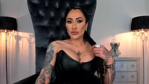 mistresskennya online show from 11, 5, 2026
