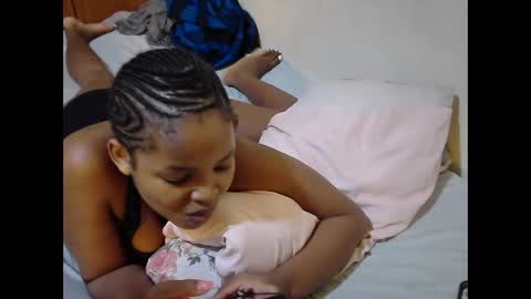 Snapshot of misty_shee chatting on 12, 9, 2025 misty_shee online show from 12, 9, 2025