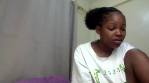 Snapshot of misty_shee chatting on 25, 11, 2025 misty_shee online show from 25, 11, 2025