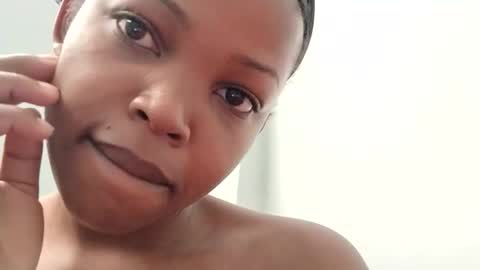 Snapshot of misty_shee chatting on 1, 12, 2025 misty_shee online show from 1, 12, 2025