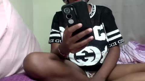 Snapshot of misty_shee chatting on 3, 12, 2025 misty_shee online show from 3, 12, 2025