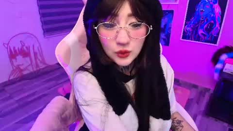 Snapshot of miwaviolet chatting on 22, 6, 2026 Miwa Violet online show from 22, 6, 2026