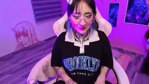 Snapshot of miwaviolet chatting on 24, 6, 2026 Miwa Violet online show from 24, 6, 2026