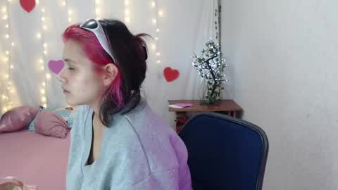 Snapshot of mixie_cute chatting on 23, 2, 2025 mixie_cute online show from 23, 2, 2025