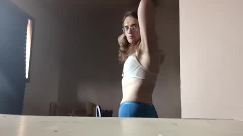 Snapshot of miyahw803 chatting on 14, 10, 2025 miyahw803 online show from 14, 10, 2025