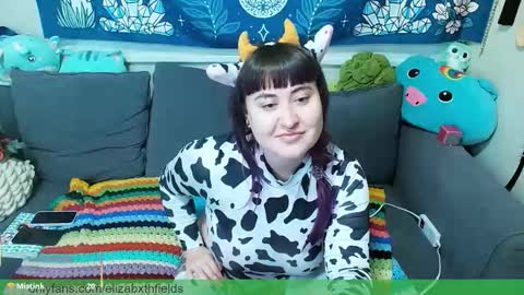 Elizabxth Fields online show from 28, 10, 2025