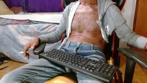 Snapshot of mjmadurengue chatting on 24, 12, 2024 Mario jose online show from 24, 12, 2024