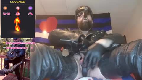 SMOKINsnakeEYEZ online show from 8, 2, 2025