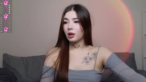 Snapshot of mmkakpoxyi22 chatting on 19, 12, 2024 alice and ray online show from 19, 12, 2024