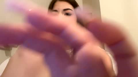 Snapshot of mmkakpoxyi22 chatting on 3, 2, 2025 alice and ray online show from 3, 2, 2025