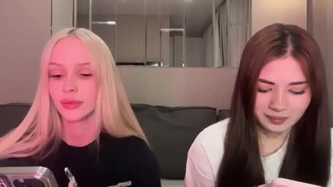 Snapshot of mmkakpoxyi22 chatting on 20, 2, 2026 alice and ray online show from 20, 2, 2026