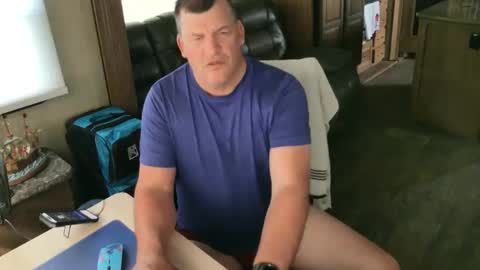 Snapshot of mmmthatsfunnn chatting on 4, 10, 2025 mmmthatsfunnn online show from 4, 10, 2025