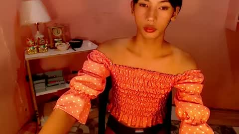 Mocha Locca  online show from 1, 1, 2025