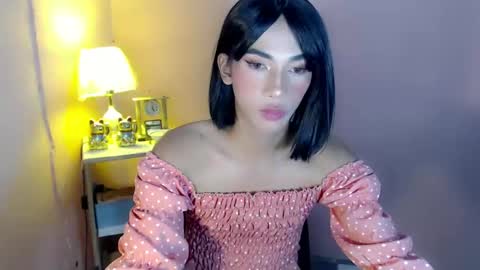 Mocha Locca  online show from 7, 1, 2025