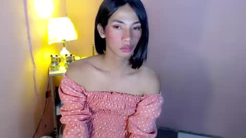 Mocha Locca  online show from 8, 1, 2025