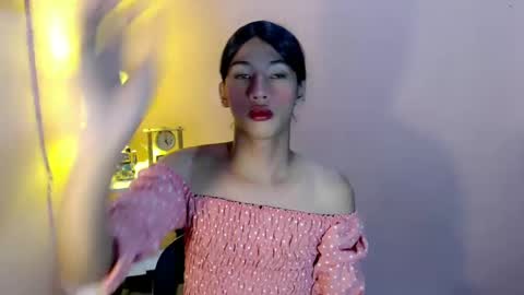 Mocha Locca  online show from 11, 1, 2025
