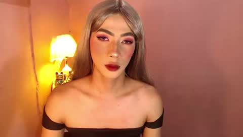 Mocha Locca  online show from 20, 1, 2025