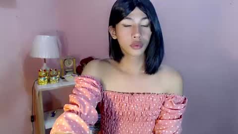Mocha Locca  online show from 4, 3, 2025