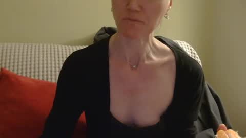 Snapshot of modesta1413 chatting on 2, 5, 2026 Aurora online show from 2, 5, 2026