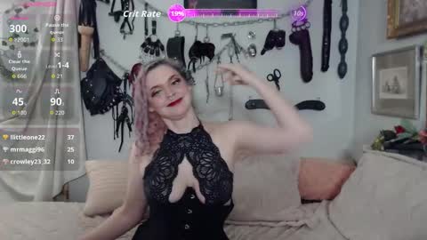 Snapshot of mohawkmischief chatting on 24, 10, 2025 MohawkMischief online show from 24, 10, 2025