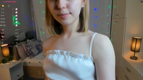 Snapshot of moirebroady chatting on 5, 2, 2025 Laura online show from 5, 2, 2025
