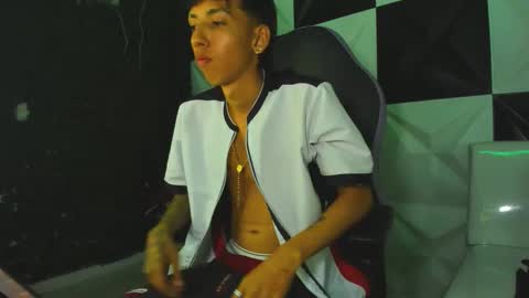 Snapshot of moises_carter chatting on 13, 5, 2026 Moises online show from 13, 5, 2026