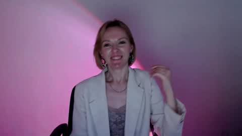 mollilove online show from 20, 5, 2026