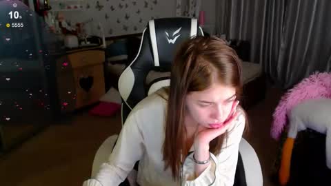 Molly Prvt is open online show from 13, 1, 2026