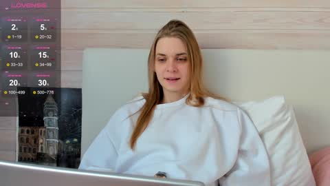 Molly Hunt online show from 5, 2, 2025