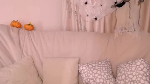 Snapshot of molly_kisss chatting on 18, 10, 2025 molly_kisss online show from 18, 10, 2025