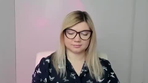 Molly online show from 4, 10, 2025