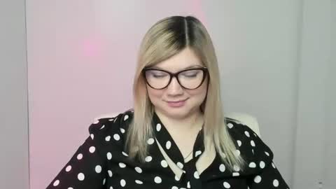 Molly online show from 18, 10, 2025