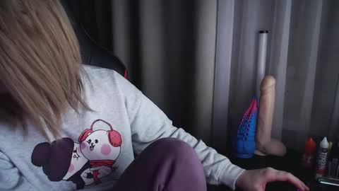 I have new photos come and see with love Molly online show from 24, 2, 2025