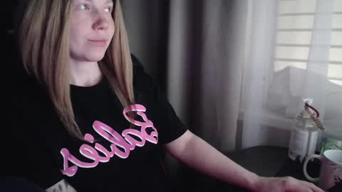 I have new photos come and see with love Molly online show from 13, 9, 2025