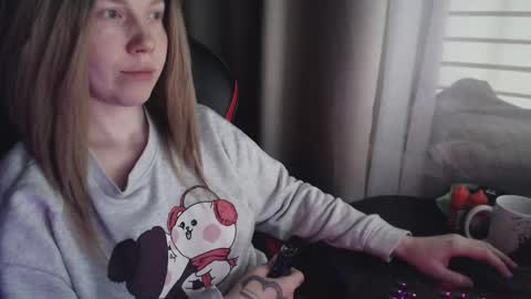 I have new photos come and see with love Molly online show from 12, 11, 2025