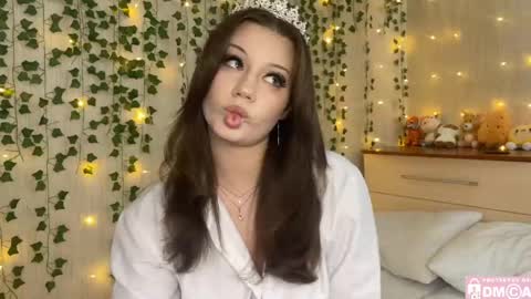 Molly online show from 16, 5, 2026