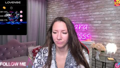 hi im Molly heregreat boobs big heart  warm pussy  online show from 4, 2, 2025