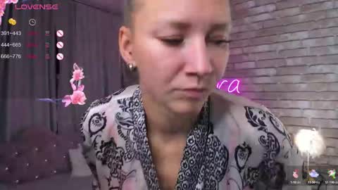 hi im Molly heregreat boobs big heart  warm pussy  online show from 7, 10, 2025