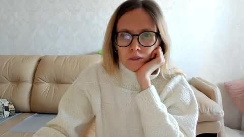 AngelMomm online show from 1, 3, 2025