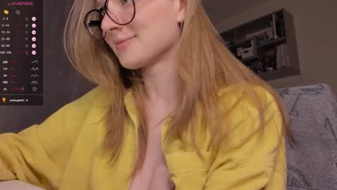 Snapshot of mollytucker chatting on 24, 9, 2025 mollytucker online show from 24, 9, 2025