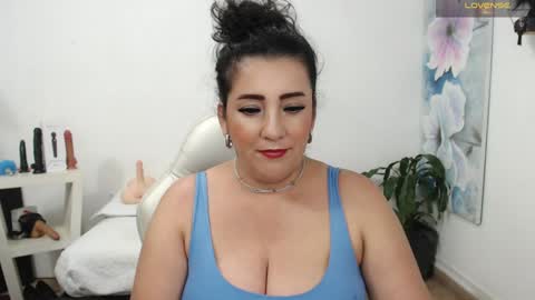 Snapshot of mom_17 chatting on 25, 12, 2024 Celeste online show from 25, 12, 2024