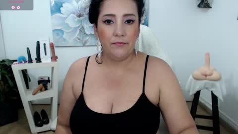Snapshot of mom_17 chatting on 2, 3, 2025 Celeste online show from 2, 3, 2025
