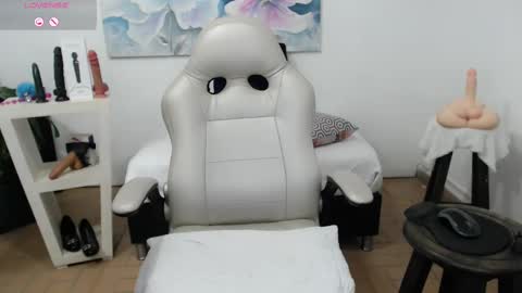 Snapshot of mom_17 chatting on 10, 3, 2025 Celeste online show from 10, 3, 2025