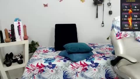 Snapshot of mom_17 chatting on 30, 9, 2025 Celeste online show from 30, 9, 2025