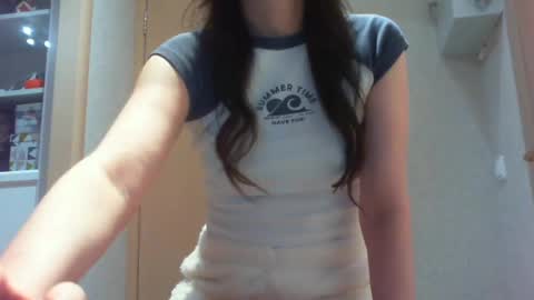 Snapshot of momentbeforedown chatting on 8, 12, 2024 Hailey online show from 8, 12, 2024