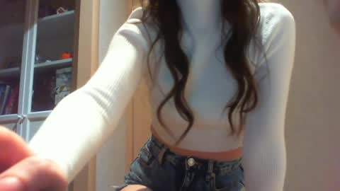 Snapshot of momentbeforedown chatting on 22, 12, 2024 Hailey online show from 22, 12, 2024